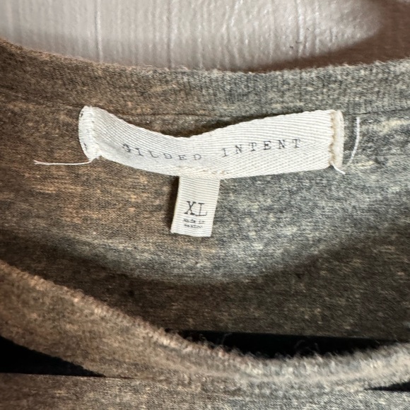 Buckle Top - Picture 2 of 3